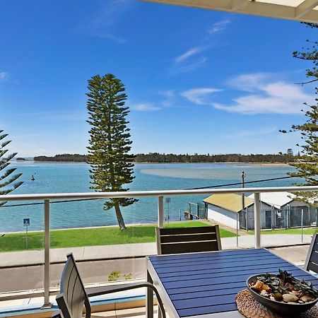 Lakeside Waterfront Apartment The Entrance Bagian luar foto