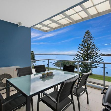 Lakeside Waterfront Apartment The Entrance Bagian luar foto