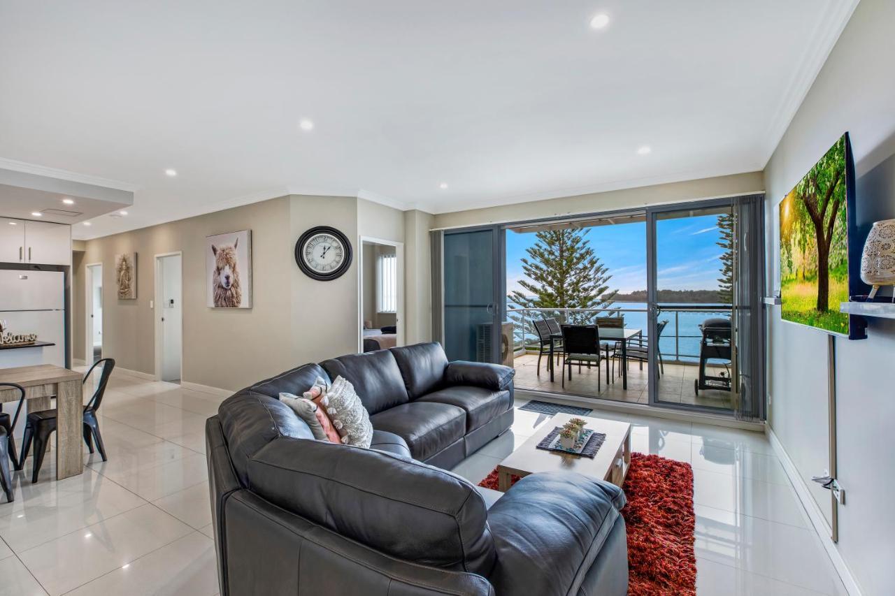 Lakeside Waterfront Apartment The Entrance Bagian luar foto
