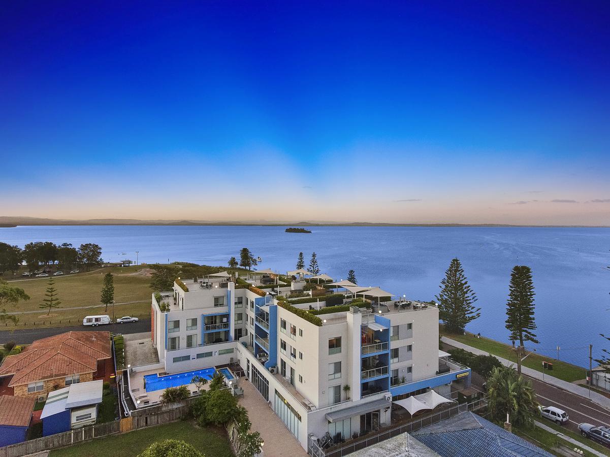 Lakeside Waterfront Apartment The Entrance Bagian luar foto